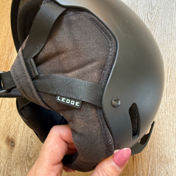 Gray Giro Snowboard Helmet size Adult Medium - Picture 8 of 8